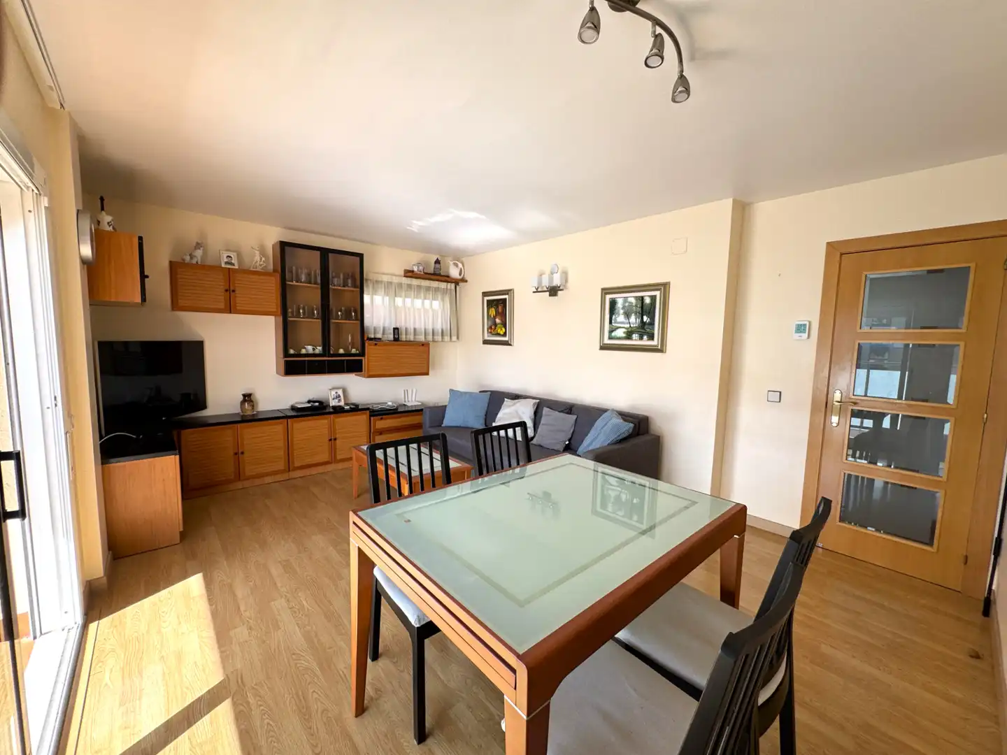 Sala d'estar de Pis en venda en Santa Susanna amb Aire condicionat, Jardí privat i Parquet