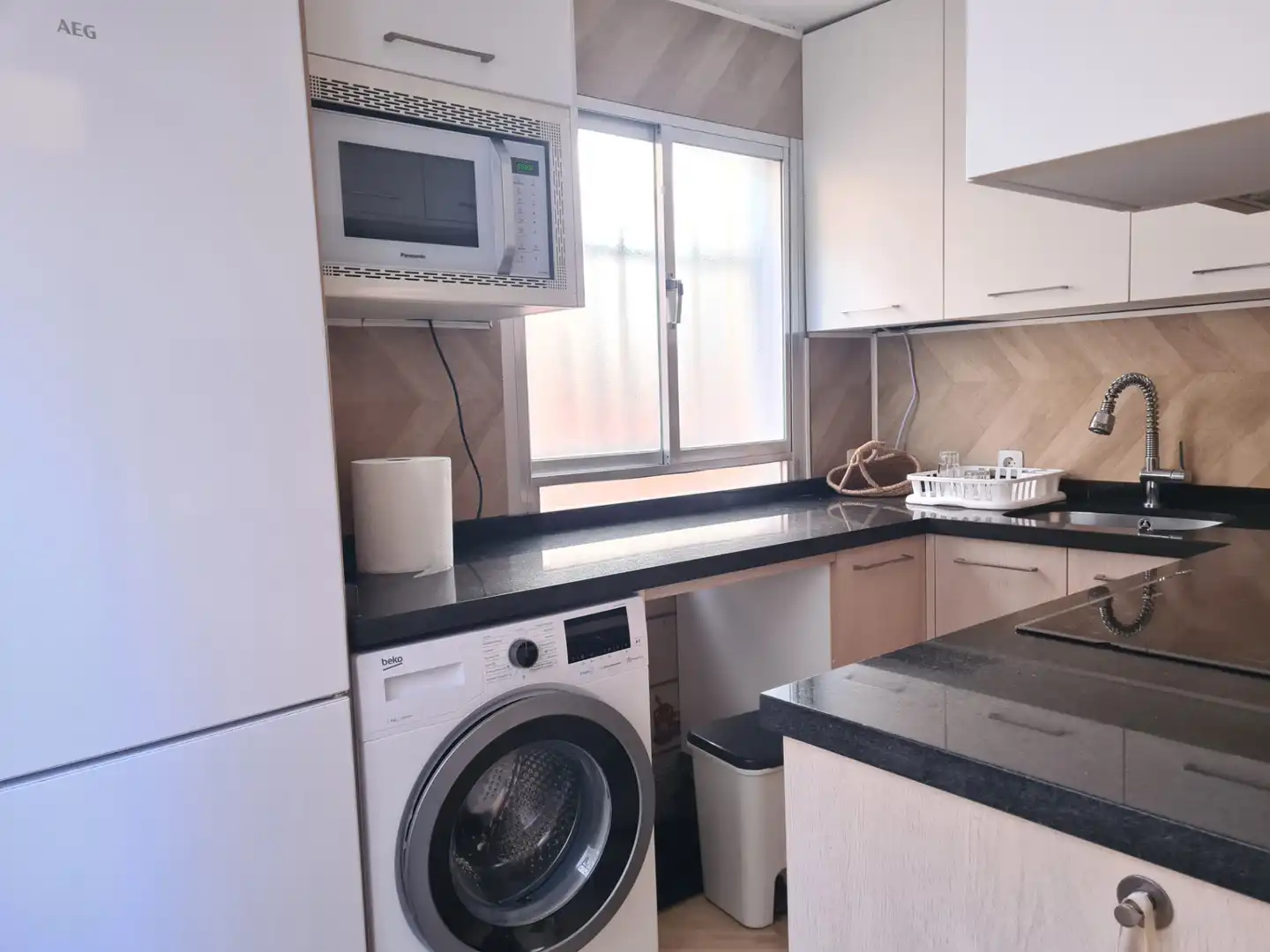 Kitchen of Flat for sale in Sevilla  with Air Conditioner, Storage room and Balcony
