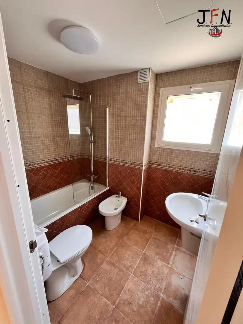 Bany de Apartament en venda en La Oliva amb Jardí privat, Terrassa i Traster