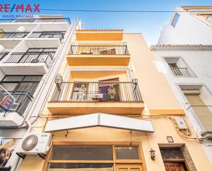 Vista exterior de Casa o xalet en venda en Benidorm amb Aire condicionat i Terrassa