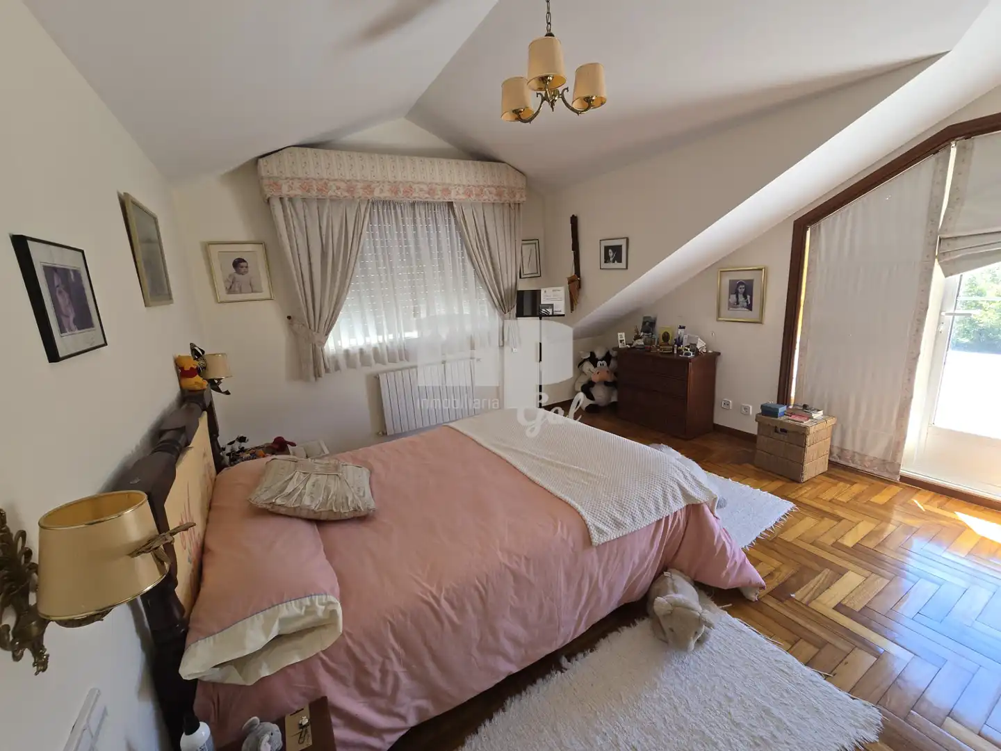 Habitación de Casa o chalet en venta en Vigo  con Calefacción, Jardín privado y Terraza