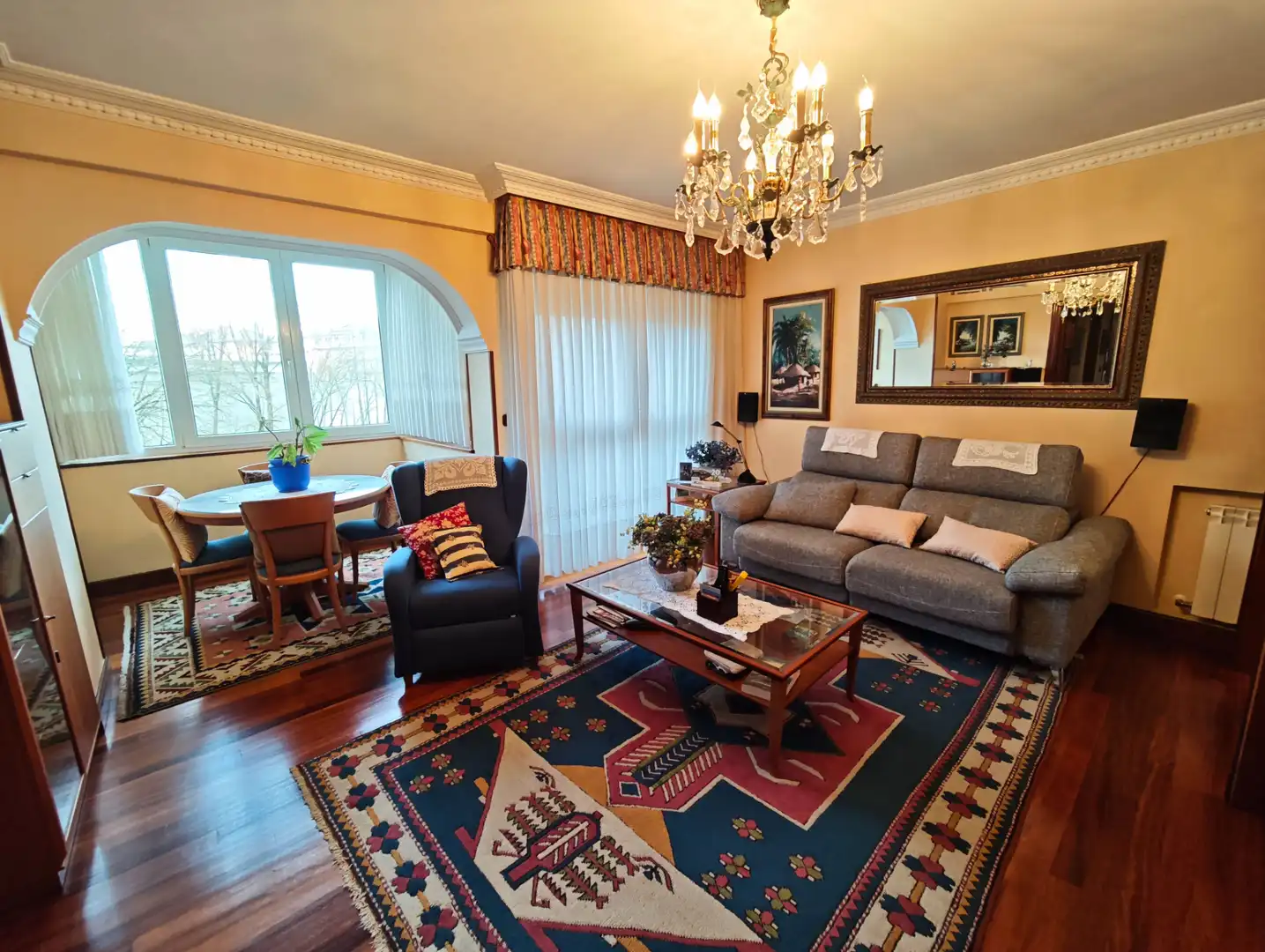 Living room of Flat for sale in Durango  with Heating, Furnished and Balcony