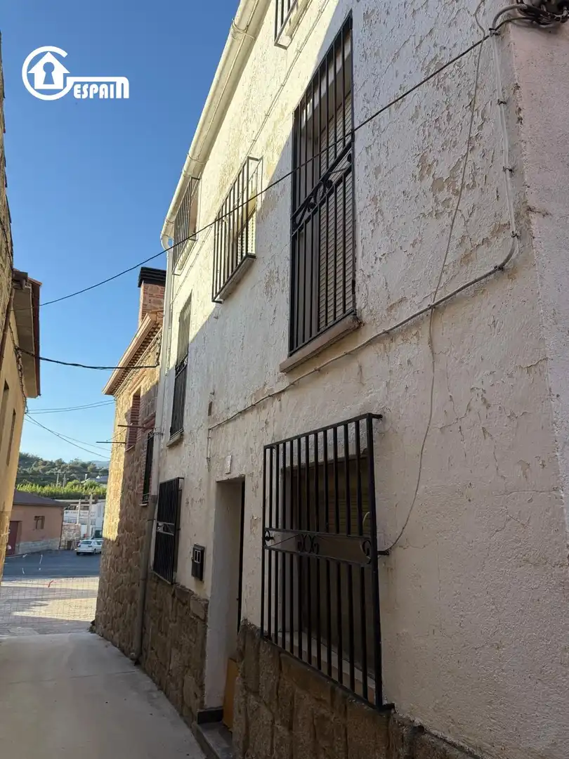 Vista exterior de Casa o chalet en venta en Burgohondo