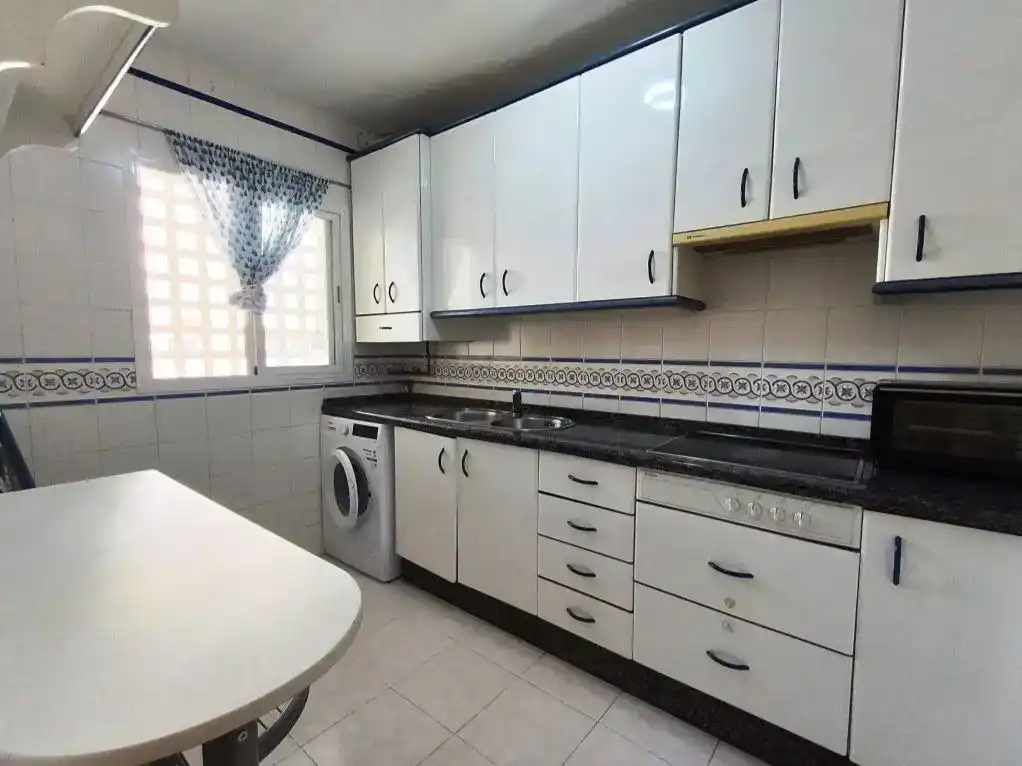 Küche von Wohnung zum Verkauf in Málaga Capital mit Klimaanlage und Schwimmbad
