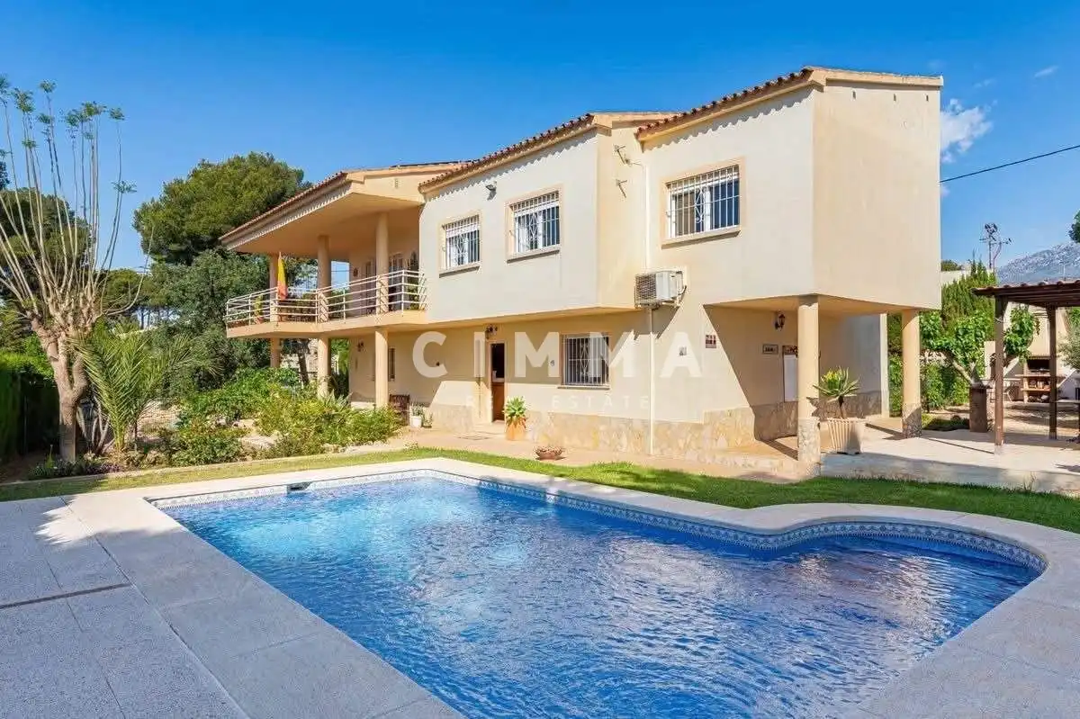 Vista exterior de Casa o xalet en venda en La Nucia
