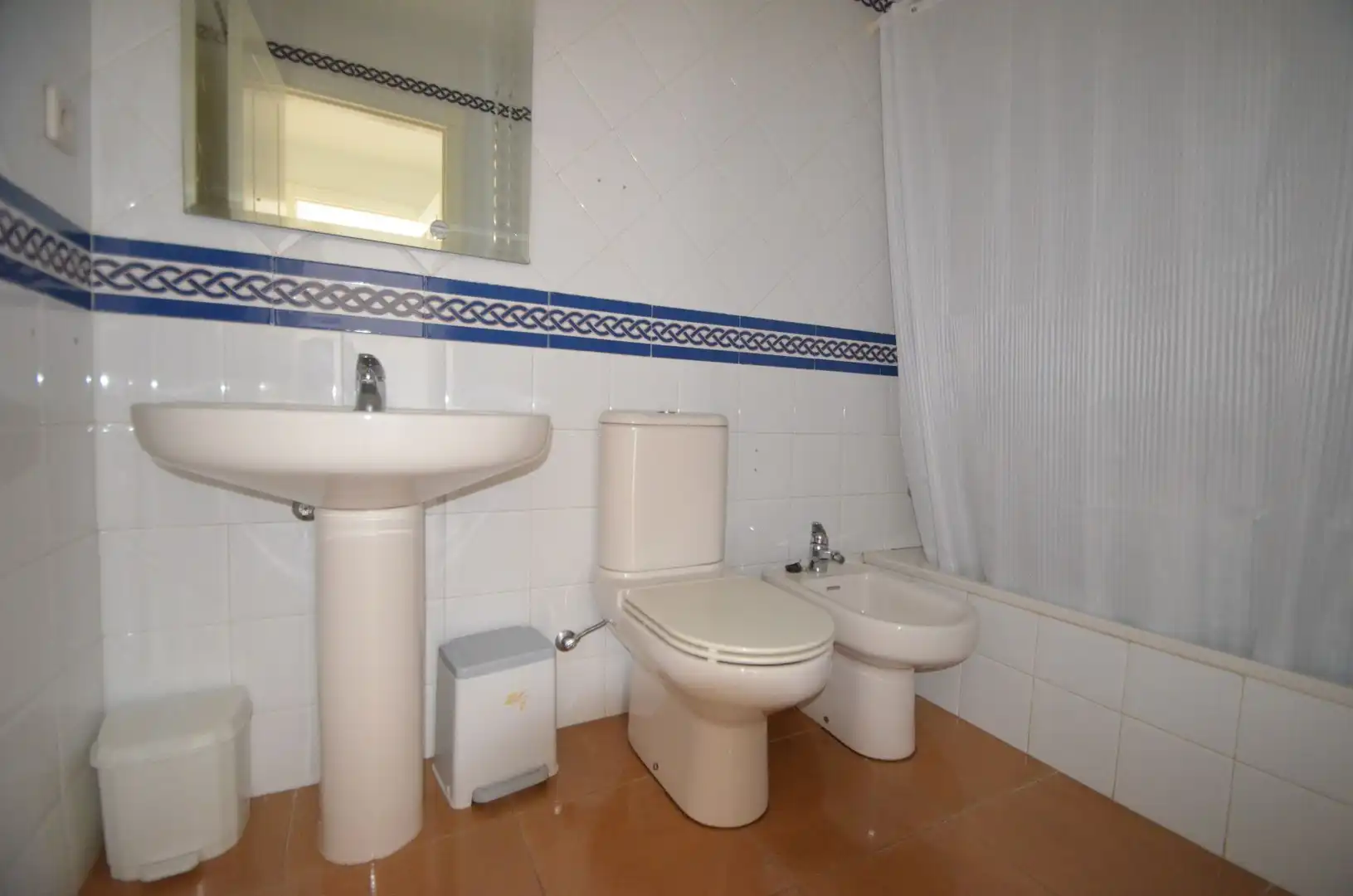 Badezimmer von Wohnungen zum Verkauf in Ayamonte mit Terrasse und Gemeinschaftspool
