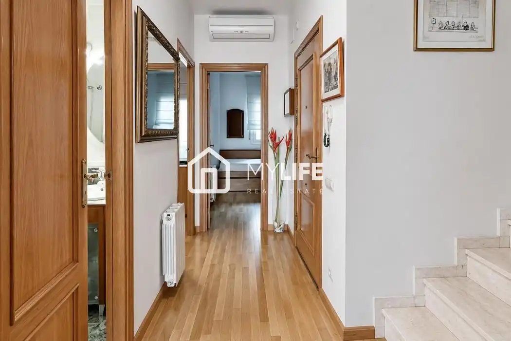 Attic for sale in Barcelona  with Air Conditioner, Heating and Parquet flooring