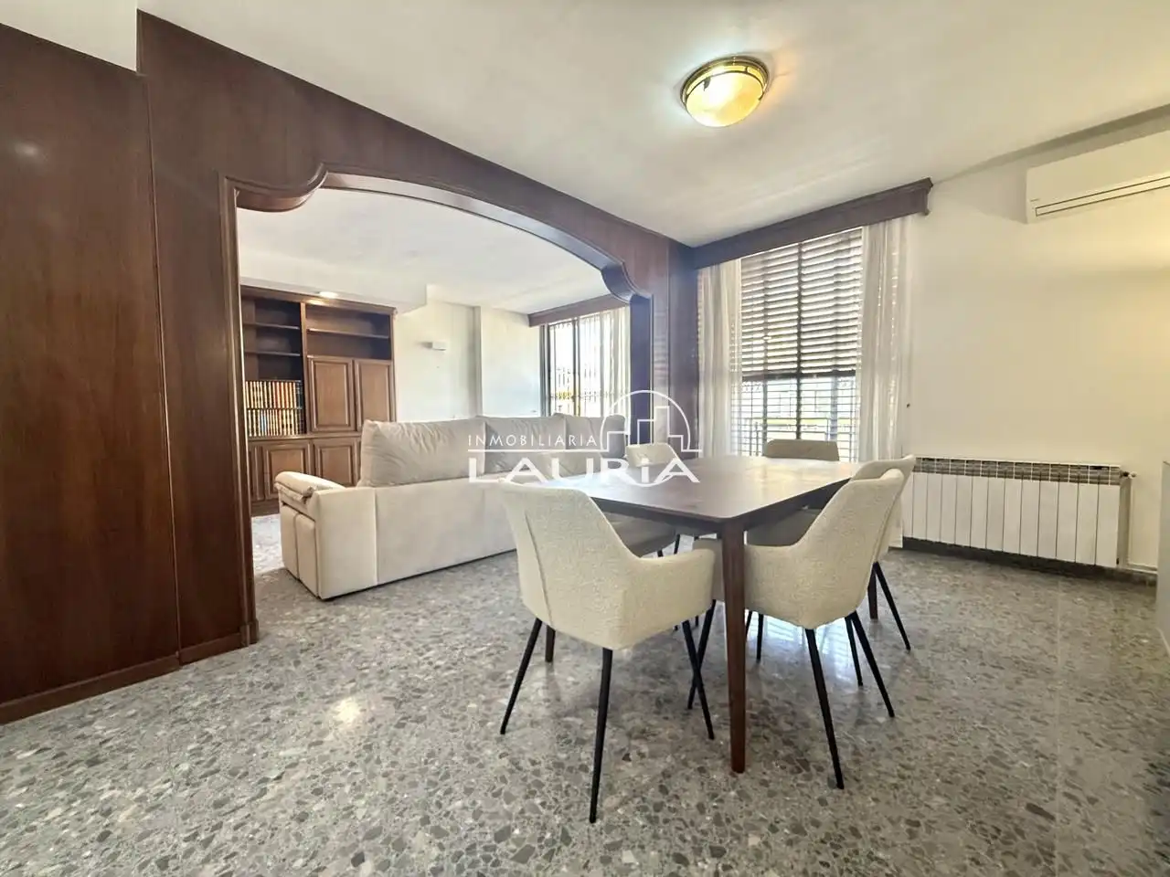 Sala d'estar de Pis de lloguer en Valencia amb Aire condicionat, Calefacció i Moblat