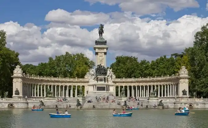 Vista exterior de Pis en venda en Madrid amb Aire condicionat, Calefacció i Moblat