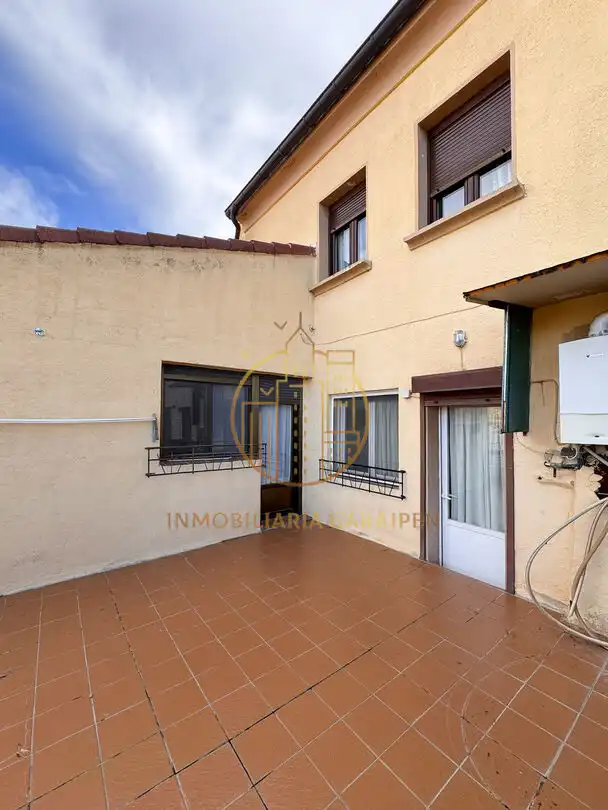 Casa con balcón en venta en San Martín de Unx, imagen 15