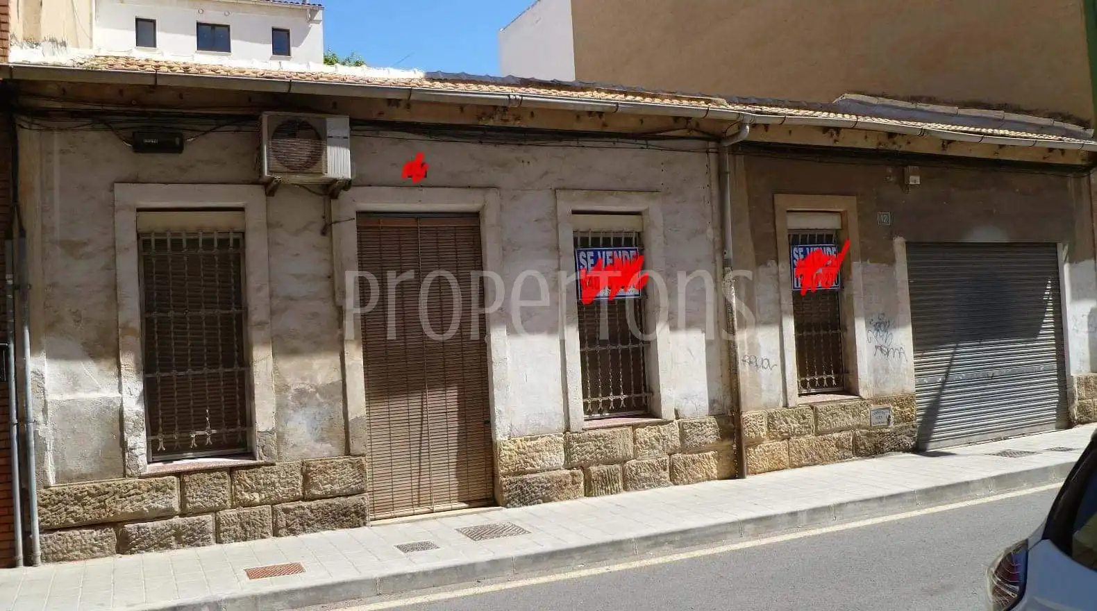 Vista exterior de Casa adosada en venda en Alicante / Alacant
