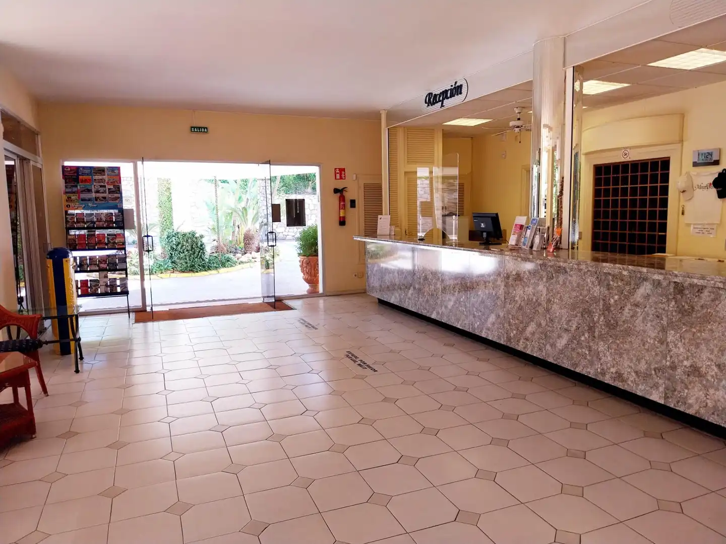 Wohnung zum Verkauf in Mijas mit Klimaanlage, Privatgarten und Terrasse