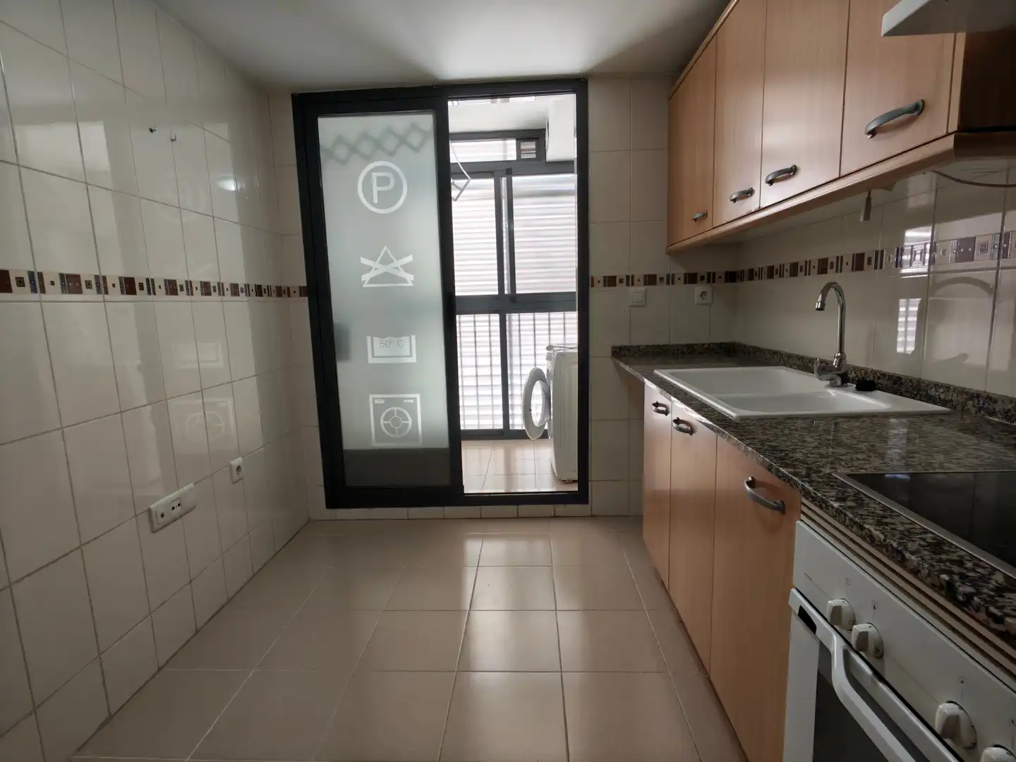 Cocina de Piso de alquiler en Valencia con Aire acondicionado, Calefacción y Jardín privado