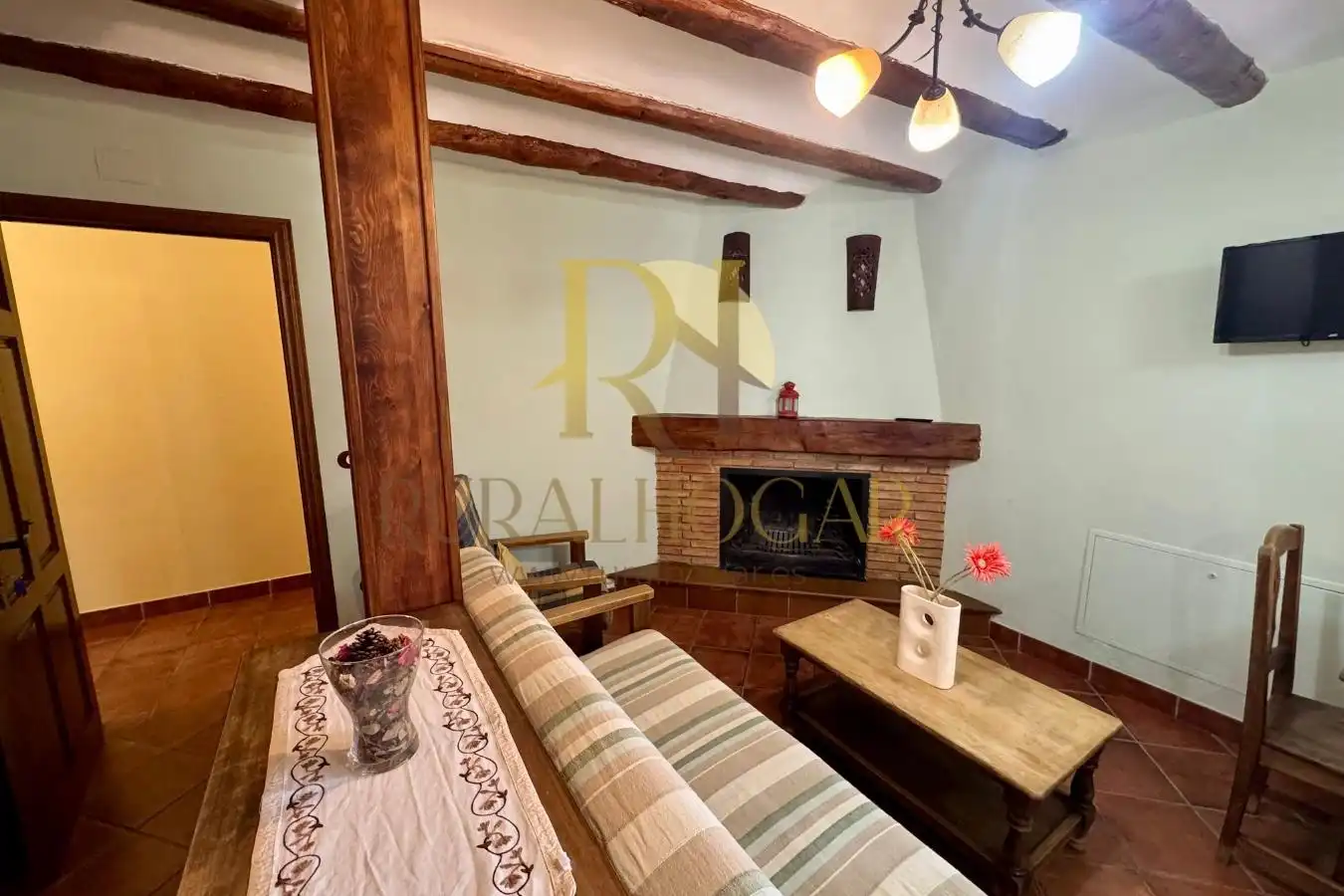Sala de estar de Casa o chalet en venta en Peralejos de las Truchas con Calefacción, Jardín privado y Parquet