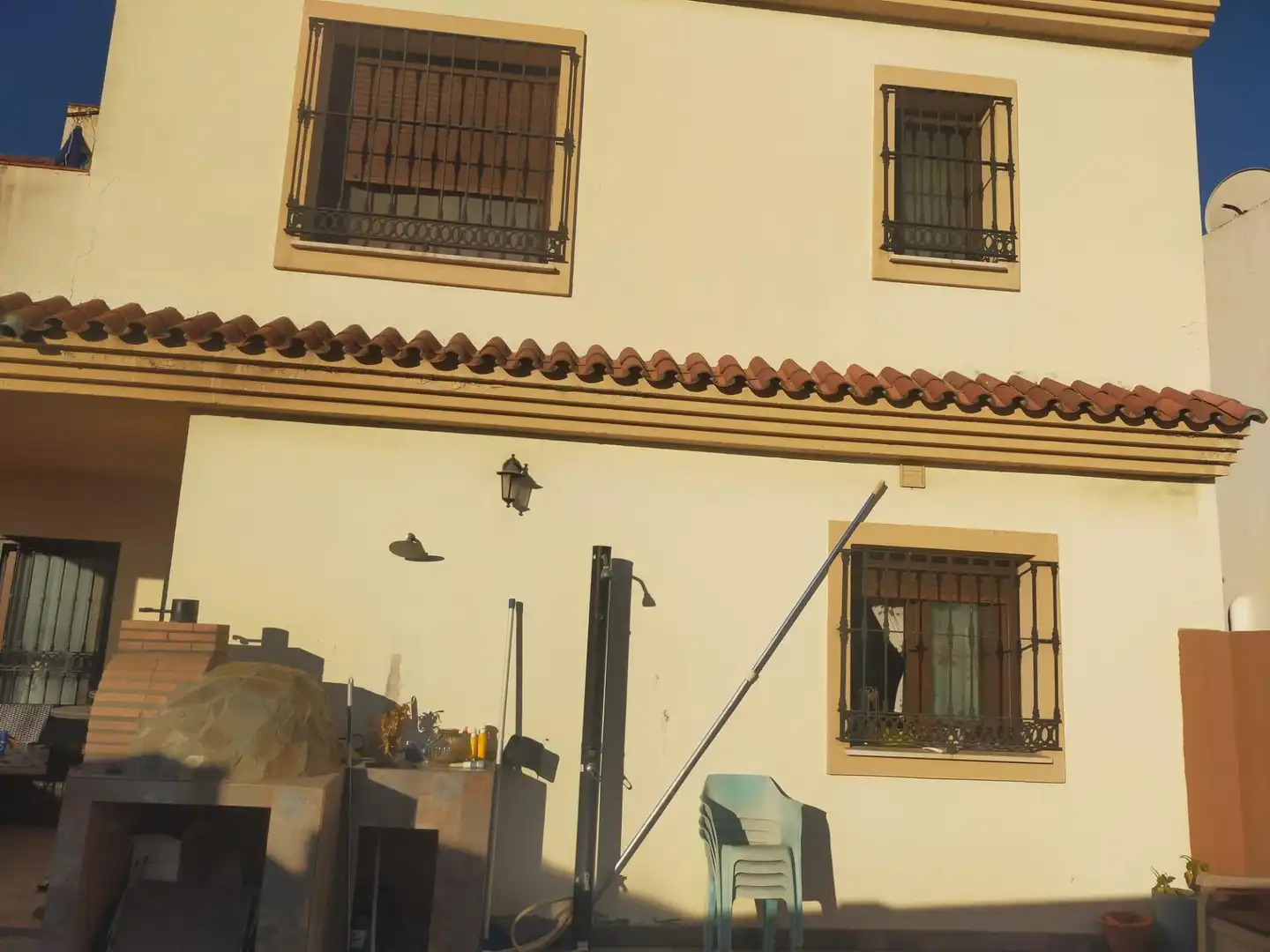 Exterior view of Houses for sale in La Línea de la Concepción  with Air Conditioner, Terrace and Storage room