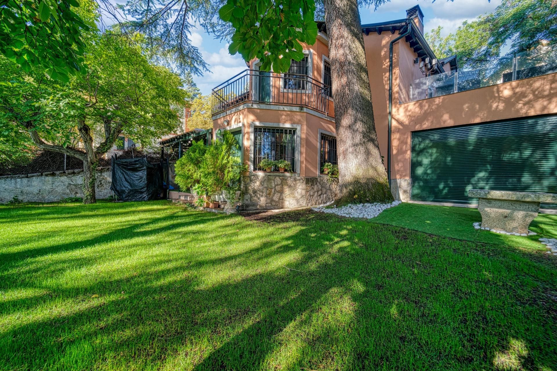 Jardín de Casa o chalet en venta en San Lorenzo de El Escorial con Calefacción, Jardín privado y Terraza