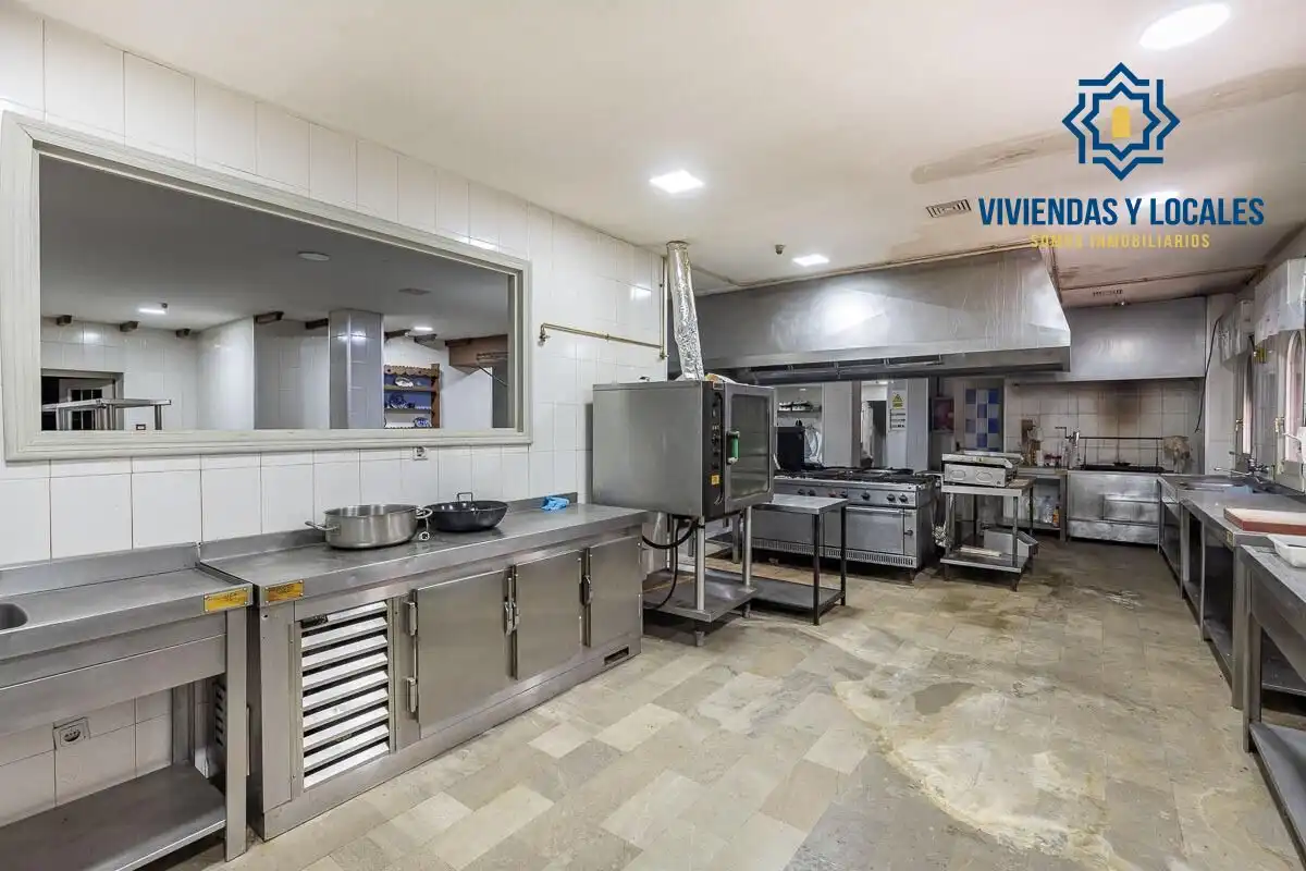 Local comercial en venda a Pinos Genil, imagen 28
