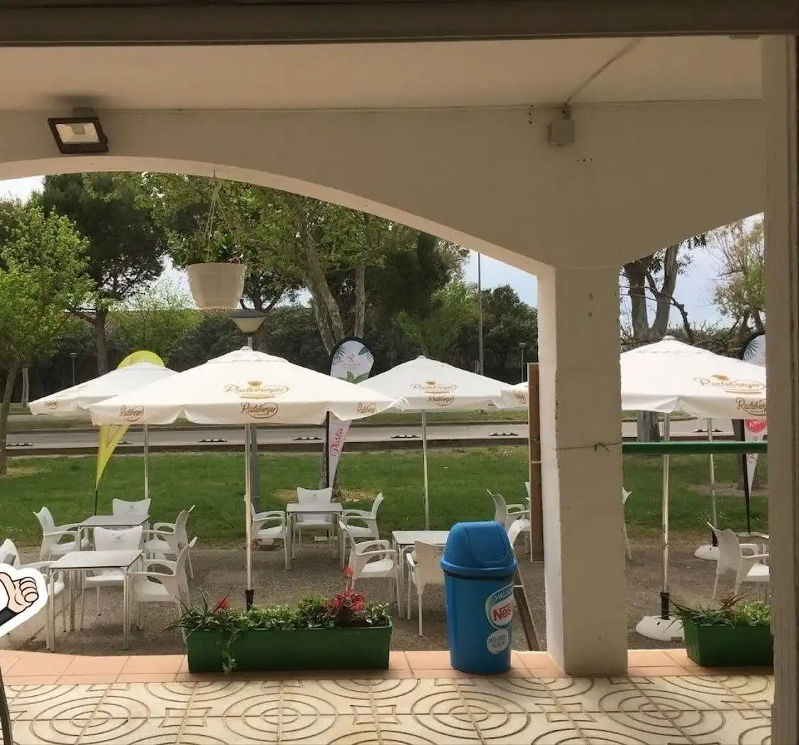 Local en venda en Sant Pere Pescador amb Aire condicionat, Calefacció i Terrassa