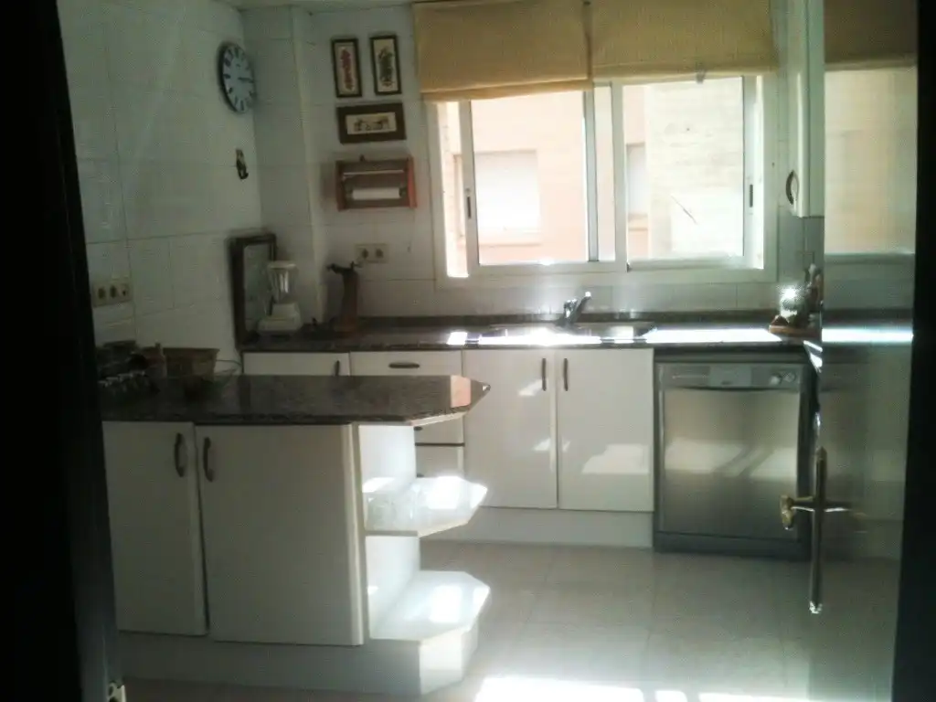 Cocina de Piso de alquiler en Sant Cugat del Vallès con Calefacción, Terraza y Horno
