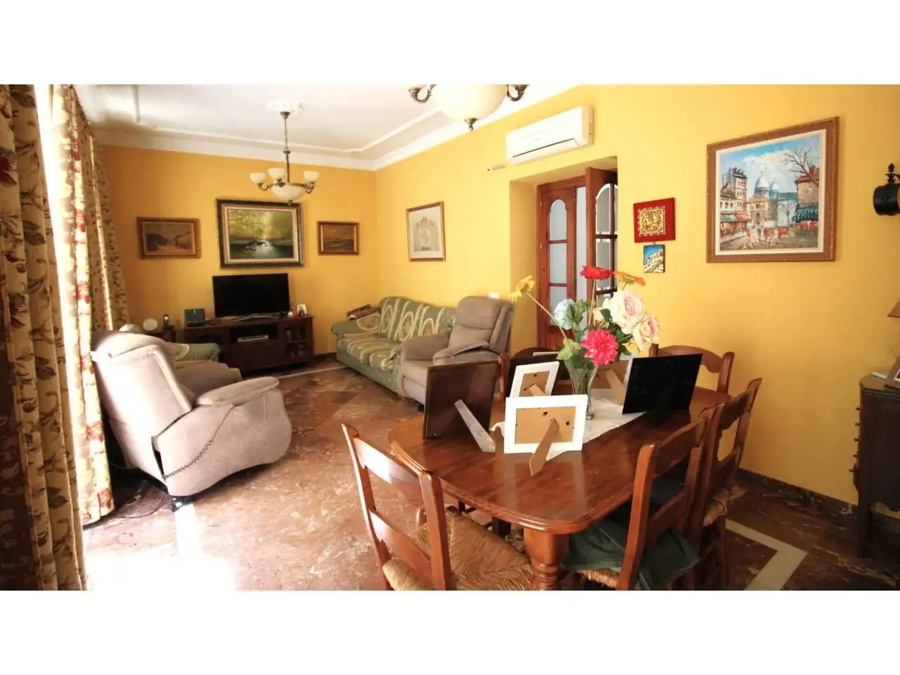 Living room of Houses for sale in Sevilla  with Air Conditioner, Heating and Terrace