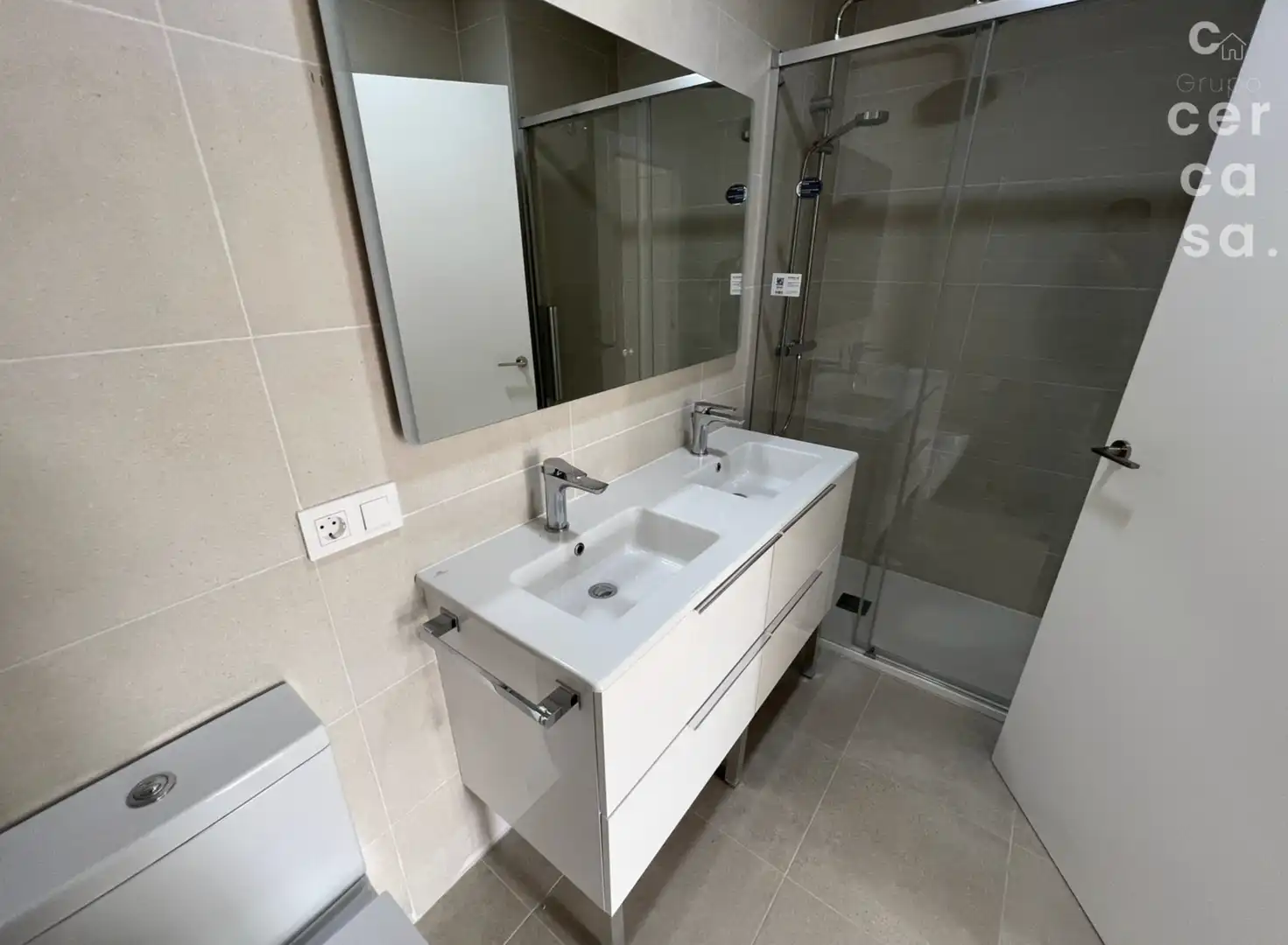 Bathroom of Flat for rent in Valencia  with Air Conditioner, Heating and Storage room