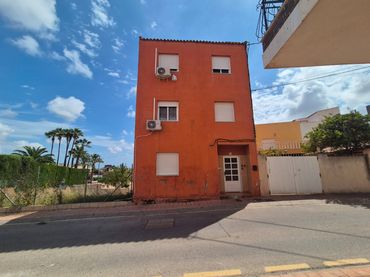 Maison avec balcon à vendre à Calle Carmen Conde 10