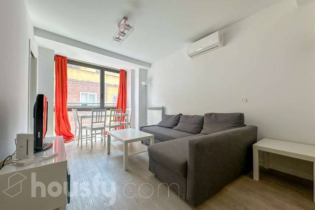 Piso en Venta en Cl. Oviedo, . en Cuatro Caminos - Azca