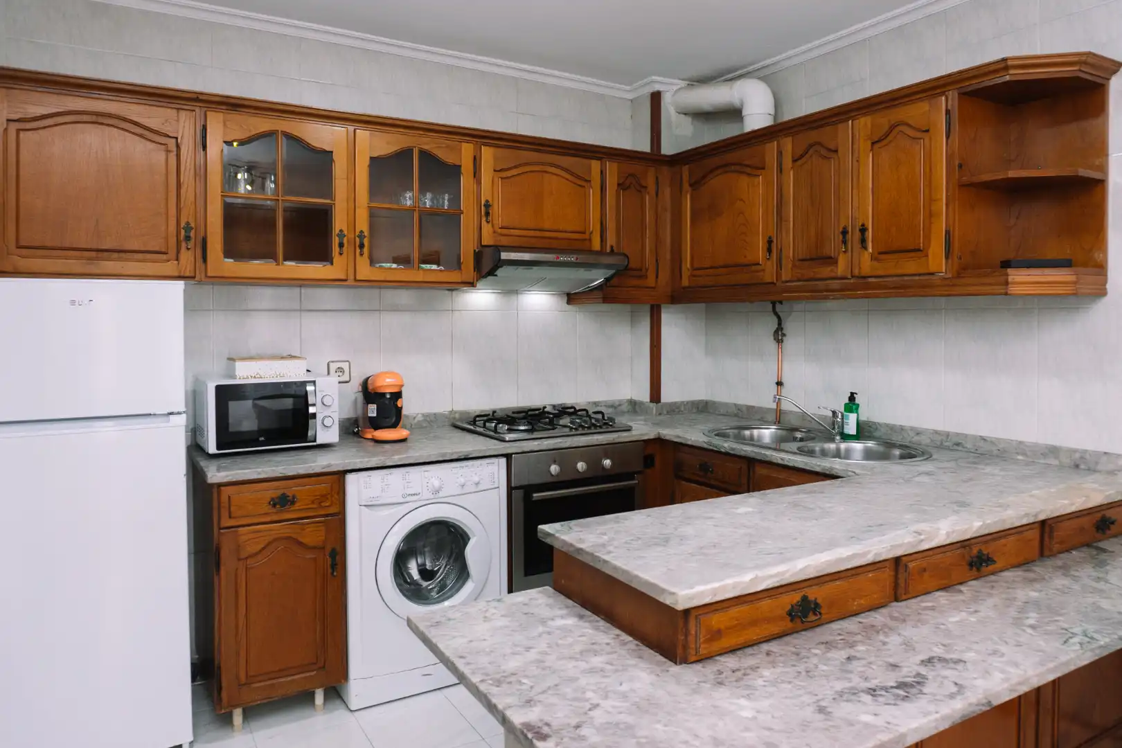 Cocina de Piso de alquiler en Vigo  con Parquet, Amueblado y Horno