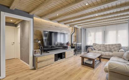 Wohnzimmer von Wohnungen zum verkauf in Puigcerdà mit Heizung, Parkett und Abstellraum