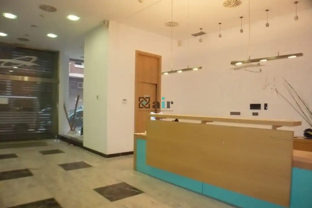 Business premises to rent in Calle Lardero, imagen 16