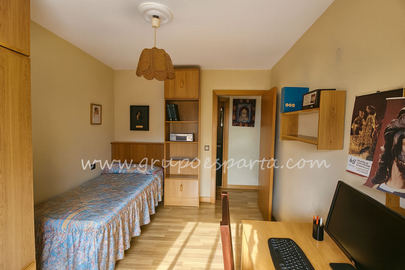 Bedroom of Flat for sale in  Sevilla Capital  with Air Conditioner and Parquet flooring