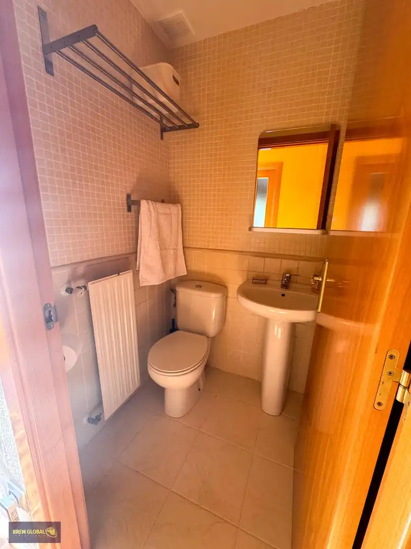 Baño de Casa adosada en venta en Lozoyuela-Navas-Sieteiglesias con Calefacción, Jardín privado y Terraza