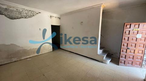 Foto 5 de Casa adosada en venta en Calle San Lucar la Mayor, 10, Centro, Bormujos