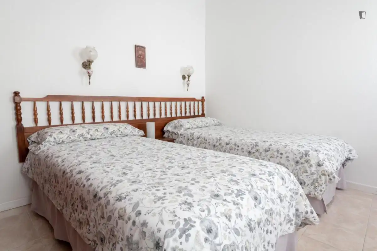 Dormitori de Casa o xalet de lloguer en Madrid amb Moblat, Forn i Rentadora