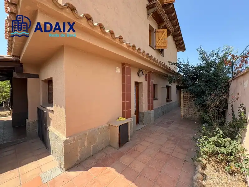 Vista exterior de Casa o chalet en venta en Roda de Berà con Terraza, Trastero y Horno