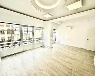 Office to rent in  Valencia Capital  with Air Conditioner