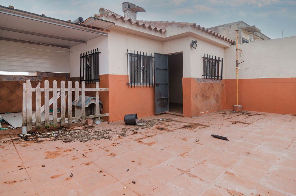 Exterior view of House or chalet for sale in Jerez de la Frontera