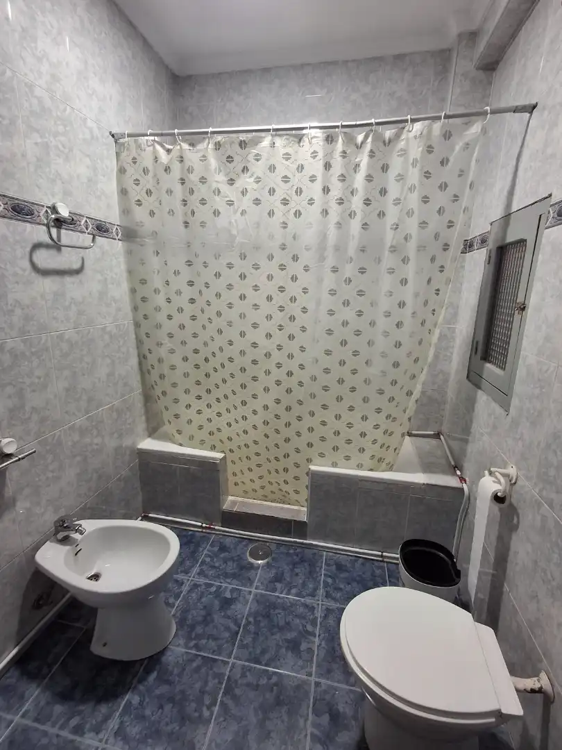 Baño de Casa o chalet de alquiler en La Puebla de Almoradiel con Calefacción, Terraza y Amueblado