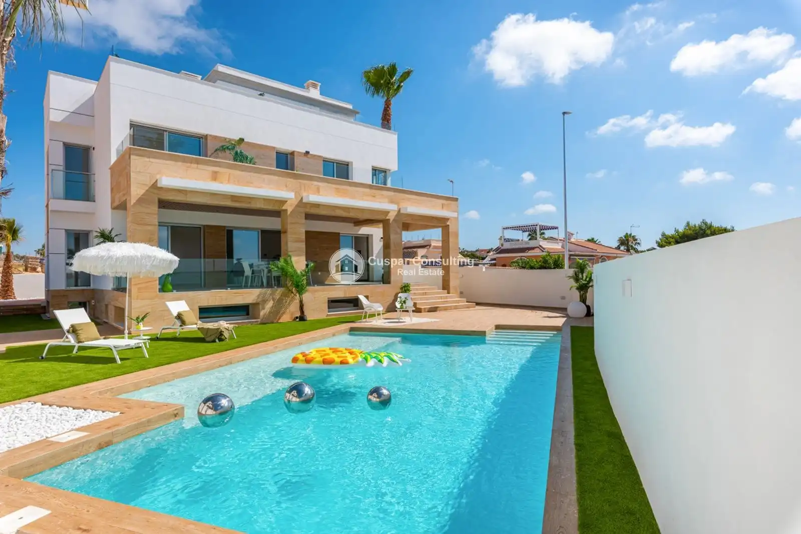 Xalet amb piscina en venda a Rojales