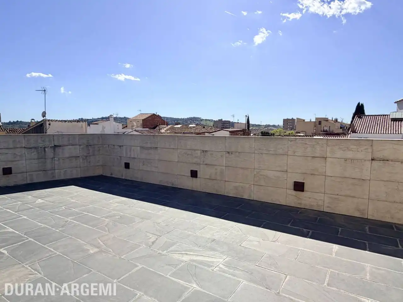Terrassa de Casa o xalet en venda en Terrassa amb Aire condicionat, Calefacció i Jardí privat