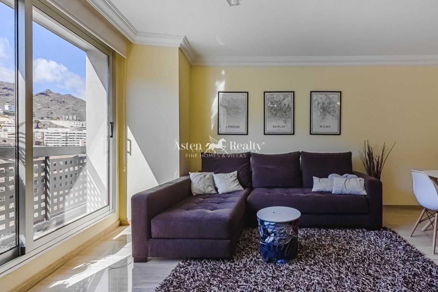 Living room of Apartment for sale in  Santa Cruz de Tenerife Capital  with Air Conditioner and Furnished