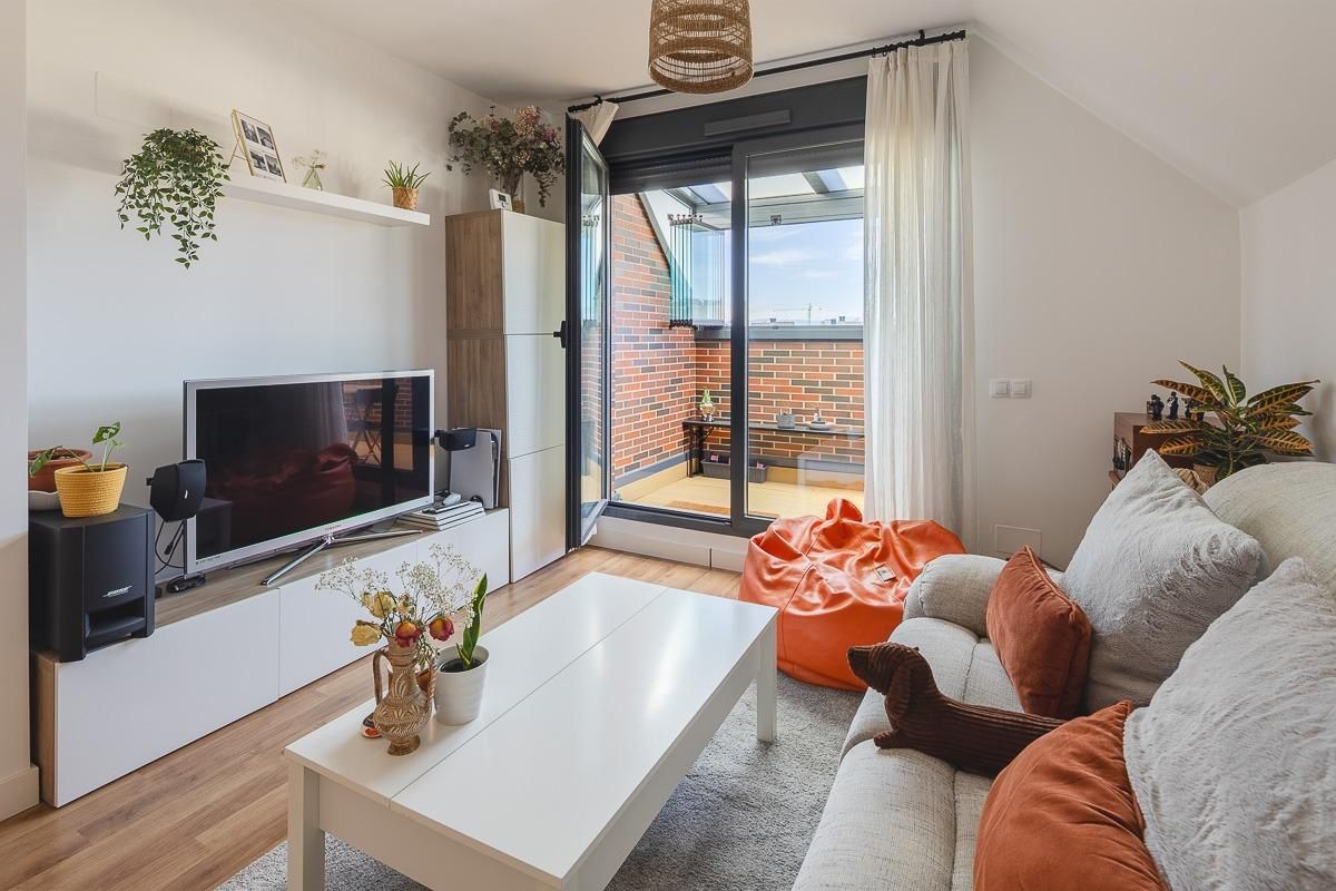 Living room of Attic for sale in Boadilla del Monte  with Air Conditioner, Heating and Private garden