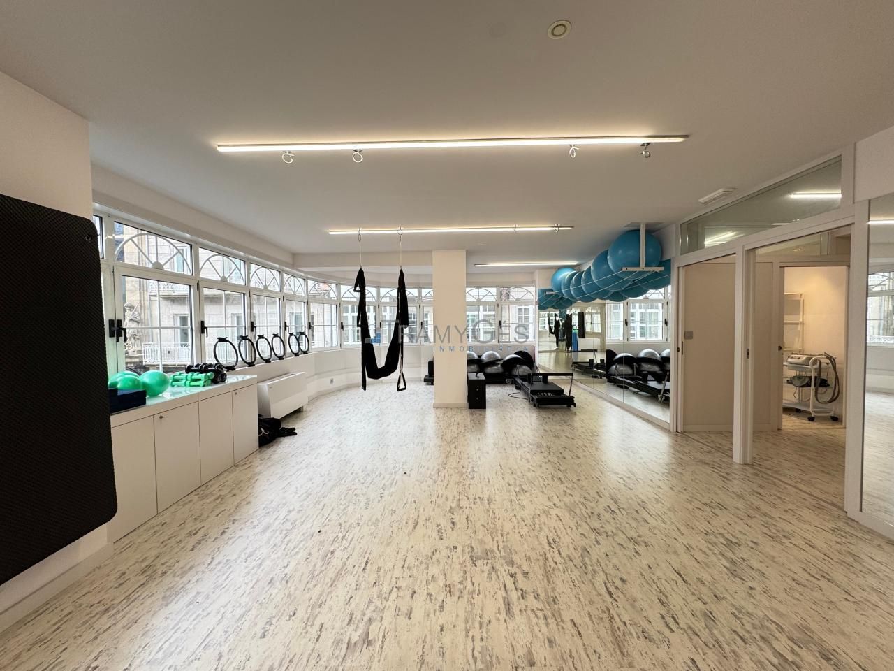 Office to rent in Vigo   with Heating and Storage room