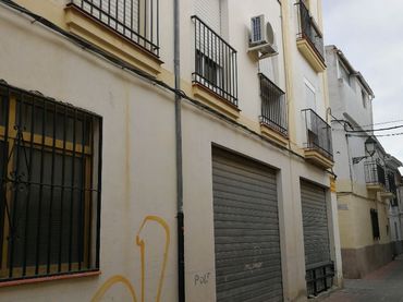 Locale commerciale in vendita a Calle Larga 33