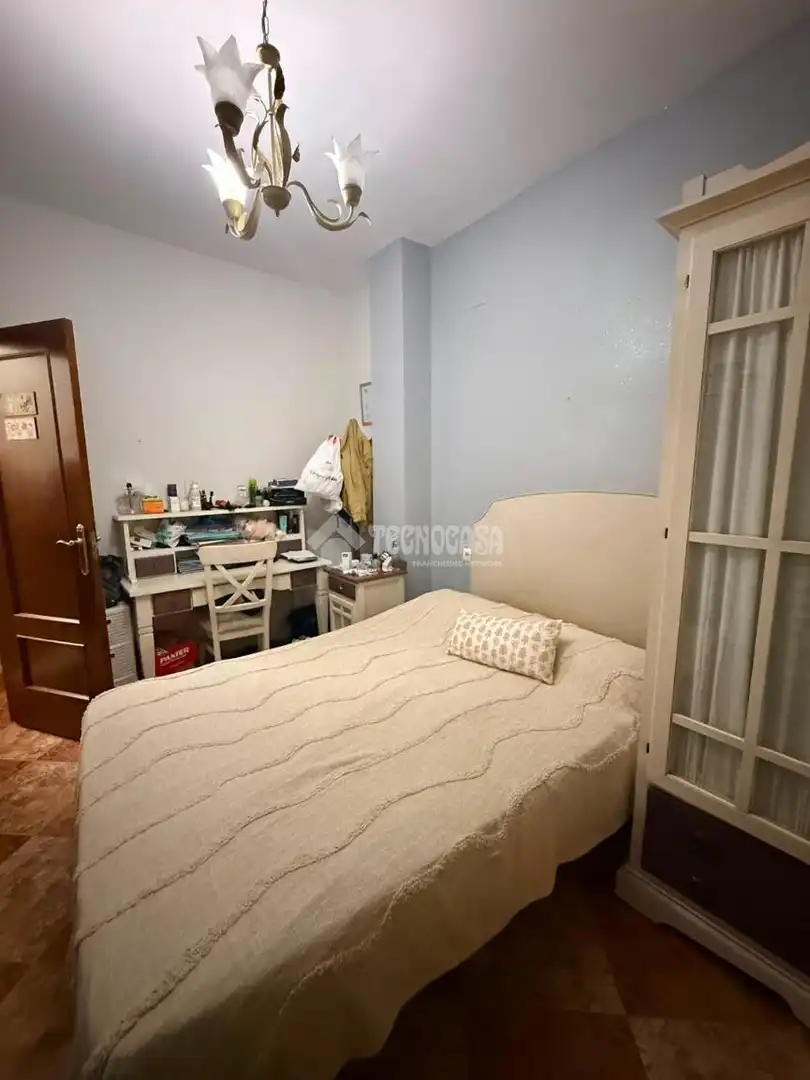 Dormitori de Casa adosada en venda en Almonte amb Aire condicionat