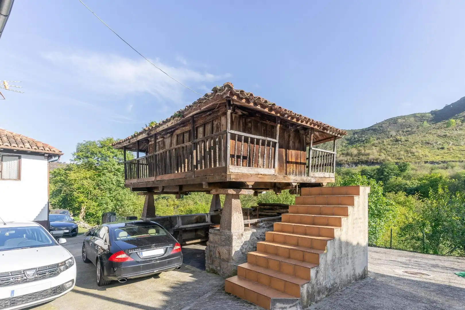 Vista exterior de Casa o xalet en venda en Ribera de Arriba amb Calefacció, Jardí privat i Terrassa