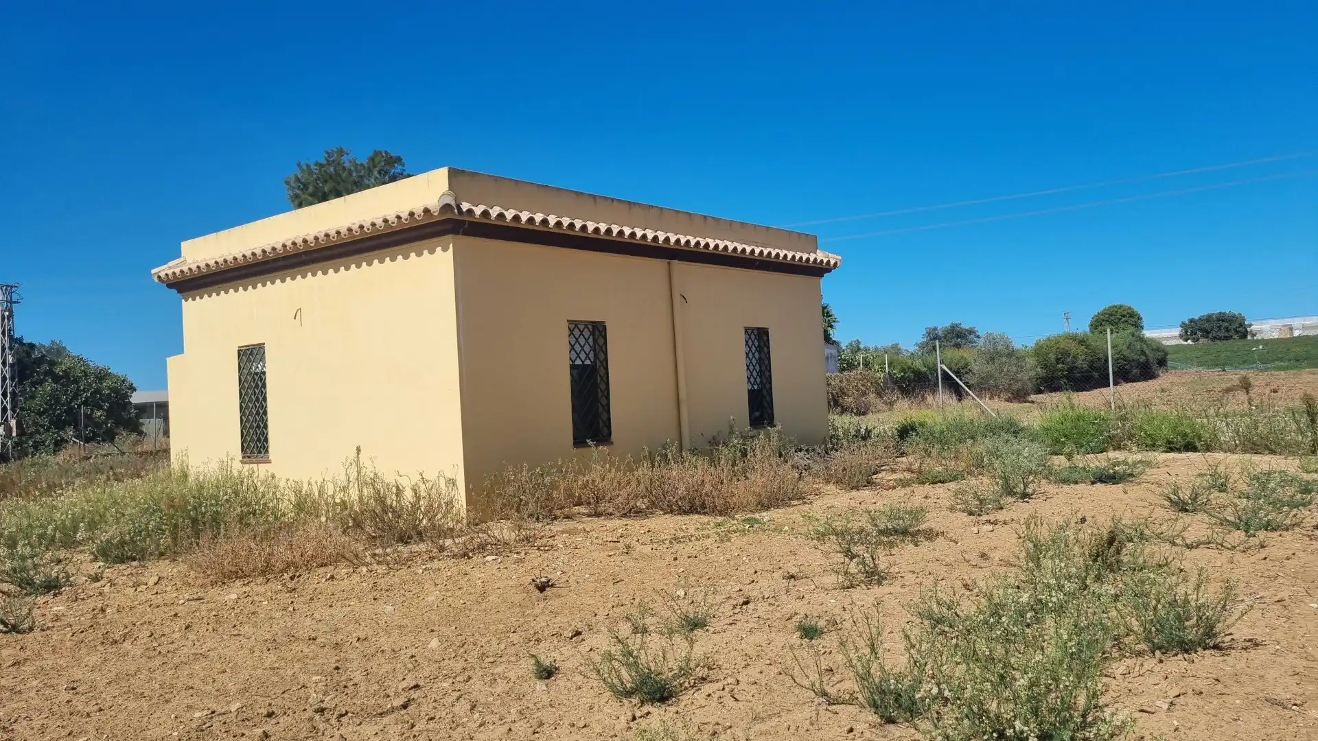 Country homes for sale in Chipiona  with Private garden