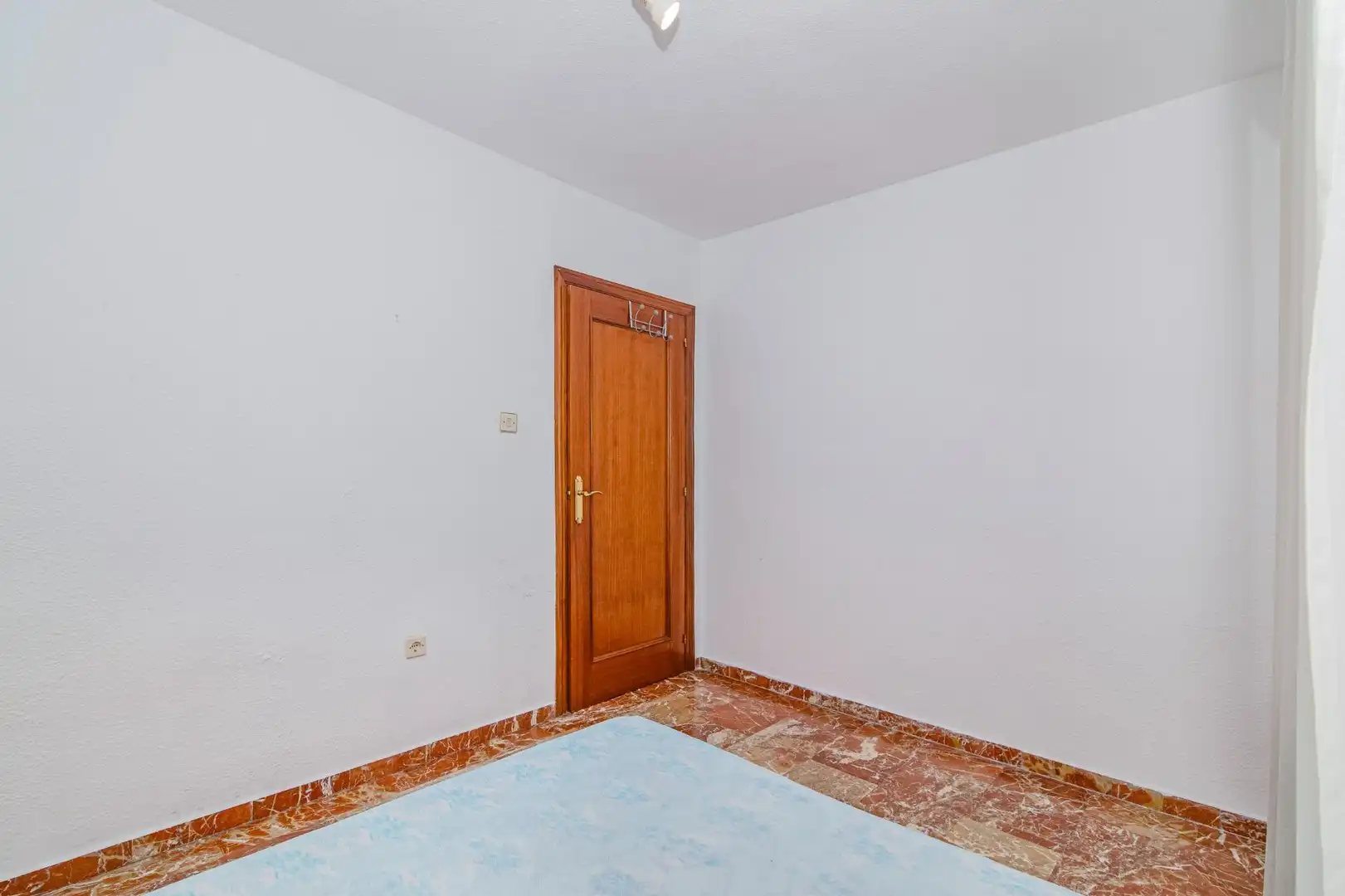 Dormitori de Pis en venda en Granada amb Calefacció i Moblat