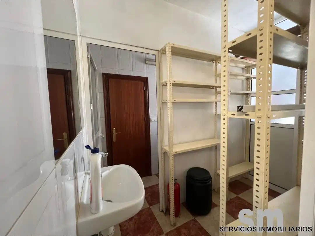 Local de alquiler en Ubrique con Amueblado