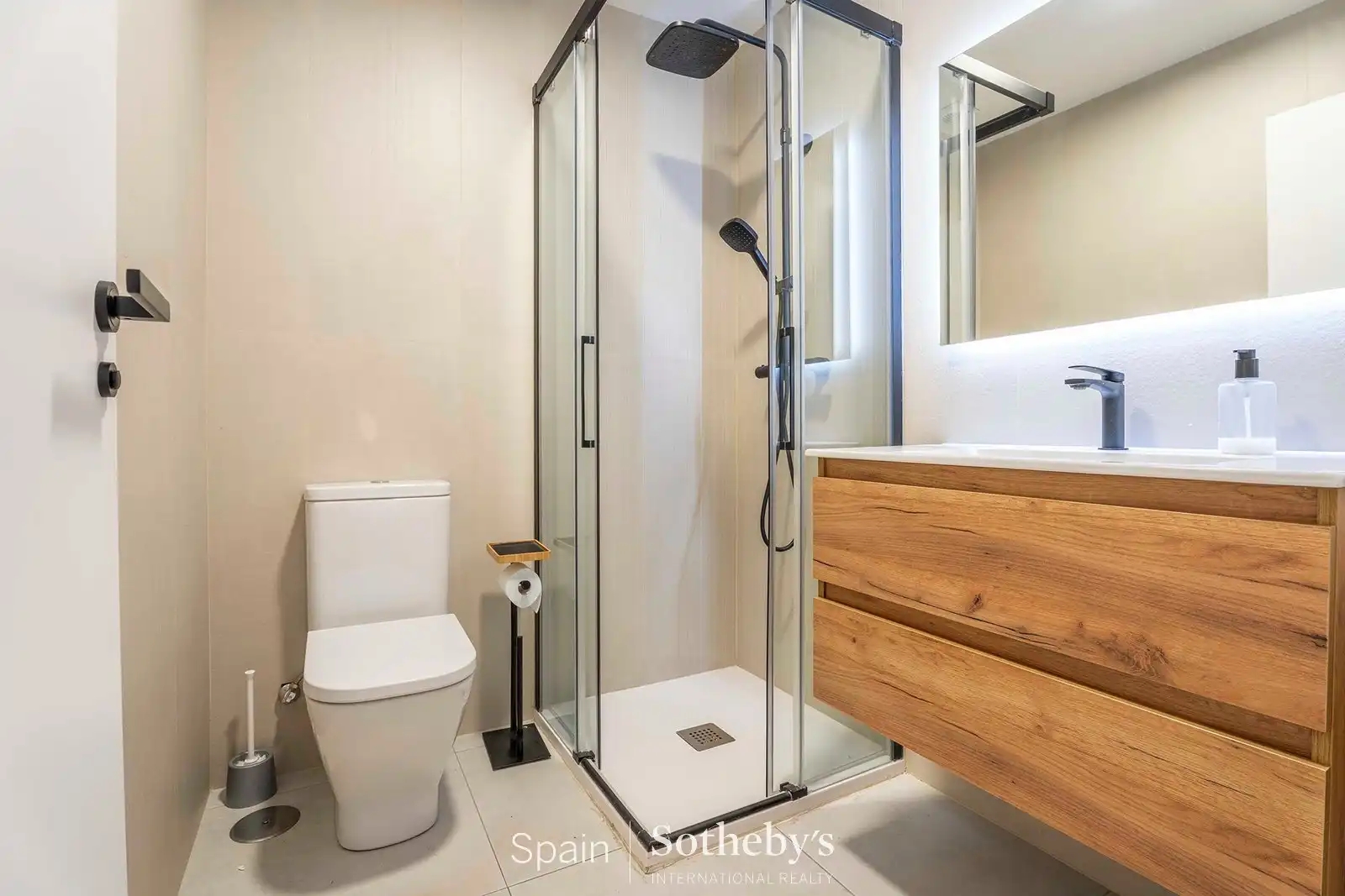 Bany de Apartament en venda en Madrid amb Aire condicionat, Calefacció i Terrassa